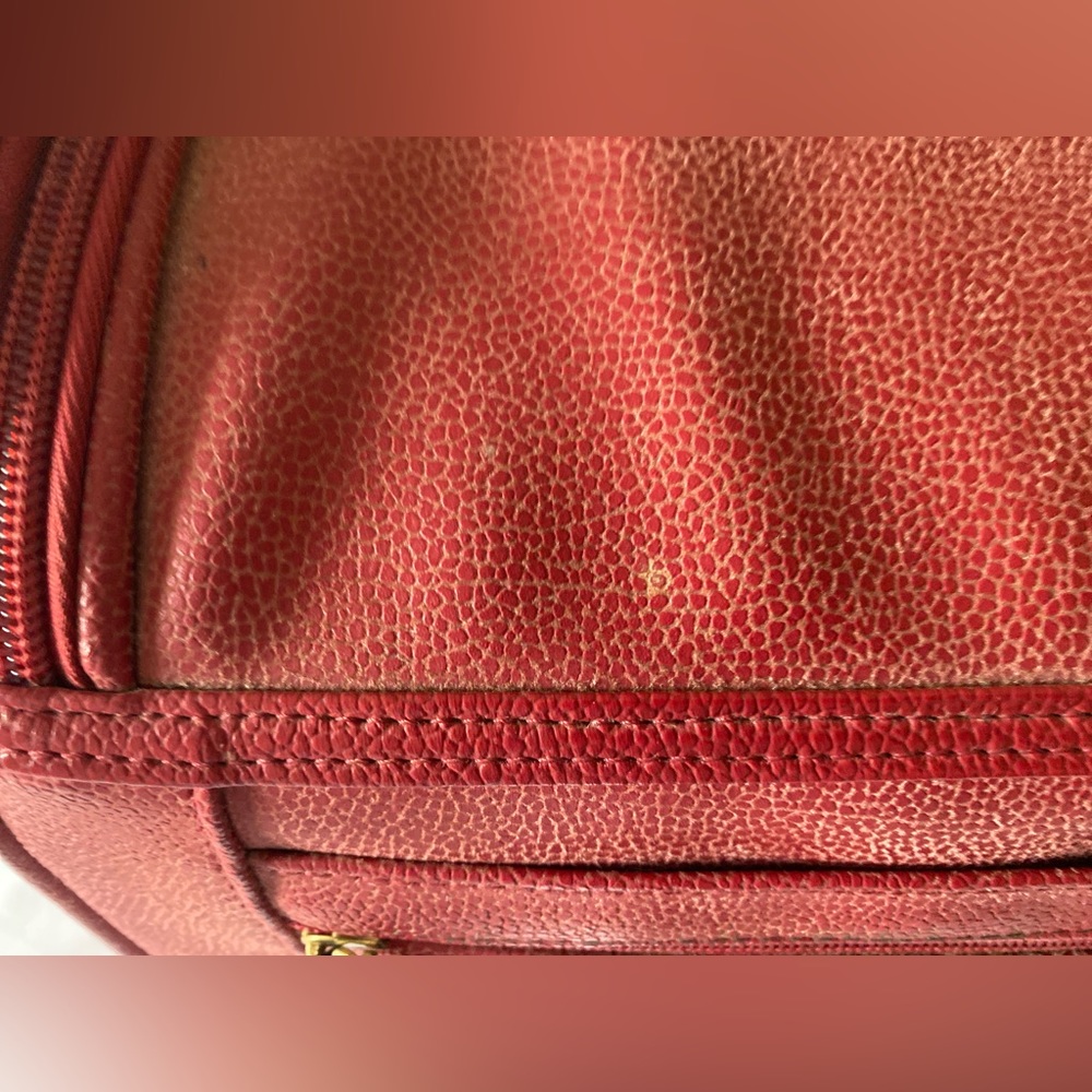 Jump for Boyt Solera Red Large Pebbled Beauty Toiletries Case Travel - Picture 9 of 13